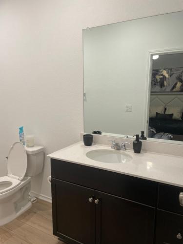 Entire house near airport & COTA in Del Valle, USA