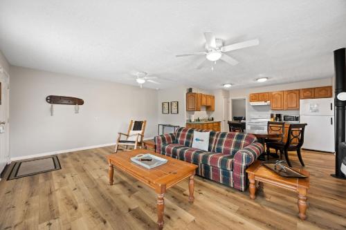 Cozy Space Near Rough River Lake Adventures Await in Fentress McMahan, USA