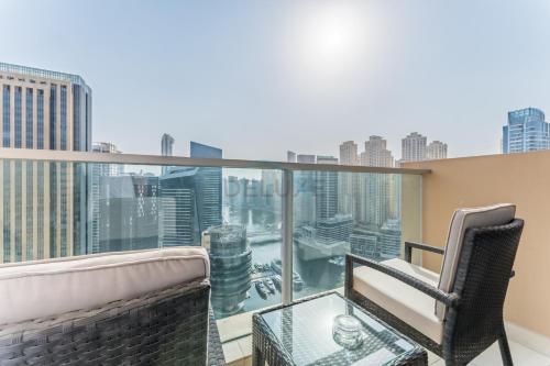 Panoramic Dubai Water Canal Views 1BR with Seamless Access to Marina Mall, Steps from the Tram, The Address Residences, Dubai Marina by Deluxe Holiday Homes, Dubái (foto 8)