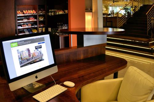 Courtyard by Marriott Duesseldorf Hafen - image 5