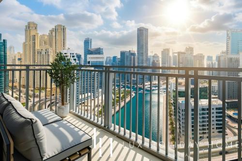 LUX 52 42 Deluxe Marina View Suite 3, Dubai
