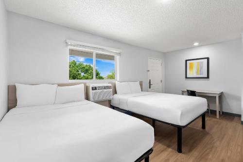 2 double beds