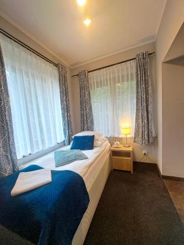 1 twin bed