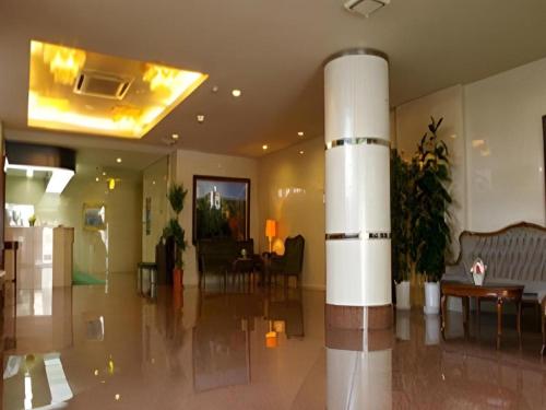Isehara Green Palace Hotel