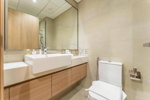 Studio Near Meydan Racecourse and Golf Club with Convenient Access to Al Meydan Road and Dubai Top Attractions, Azizi Riviera 29, Al Merkadh by Deluxe Holiday Homes, Dubaï (photo 3)