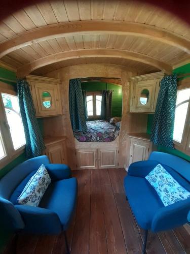 Roulotte Cosy le Chêne Vert (Roulotte Cosy le Chene Vert) in Verseilles-le-Bas