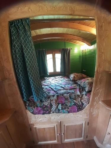 Roulotte Cosy le Chêne Vert (Roulotte Cosy le Chene Vert) in Verseilles-le-Bas
