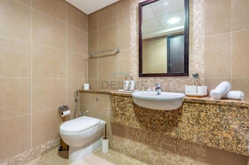 Located Near Museum of the Future and Index Mall, Just a few Minutes Drive from Burj Khalifa and Dubai Mall - Sky Gardens, DIFC by Deluxe Holiday Homes, Дубай (фото 3)