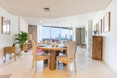 Located Near Museum of the Future and Index Mall, Just a few Minutes Drive from Burj Khalifa and Dubai Mall - Sky Gardens, DIFC by Deluxe Holiday Homes, Дубай (фото 9)