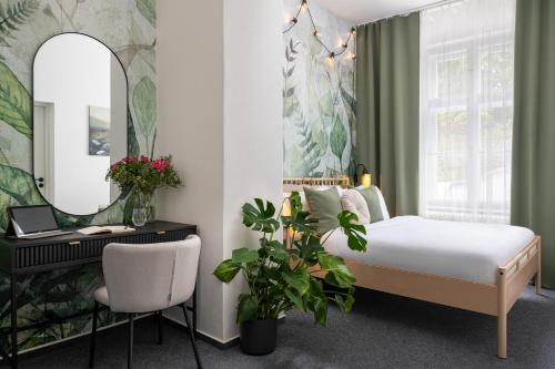 Hotel Botanica by goodnite cz in ปิซาร์กี