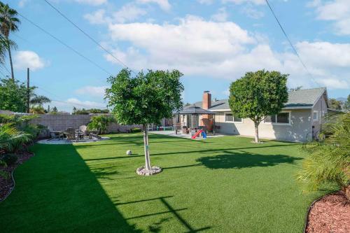 Garden, Charming Modern Escape with Outdoor Living in San Dimas (CA)