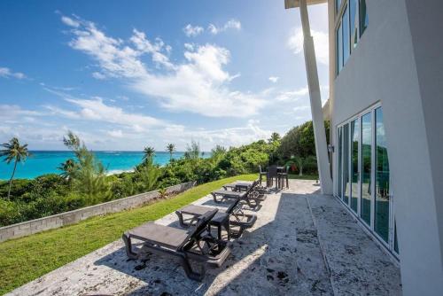 Sky Beach Club Split - Contemporary Beach Villa In Boutique Club villa in Governor's Harbour