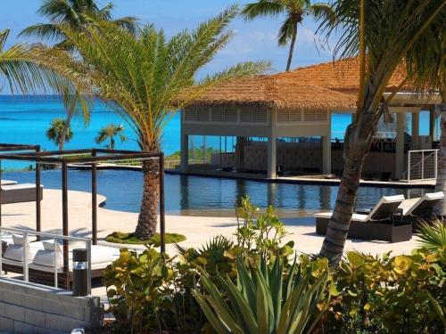 Sky Beach Club Split - Contemporary Beach Villa In Boutique Club villa in Governor's Harbour