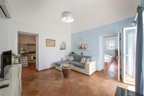 ห้องส่วนกลางสำหรับนั่งเล่น/ดูทีวี, Casa Punta Paradiso - Hot Tub and Panoramic Garden in ปราอีอาโน่