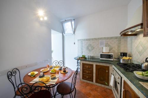 ห้องครัว, Casa Punta Paradiso - Hot Tub and Panoramic Garden in ปราอีอาโน่