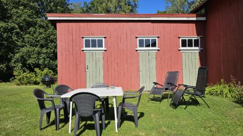 Cottage surrounded by peaceful nature in Tegneby in 洛桑