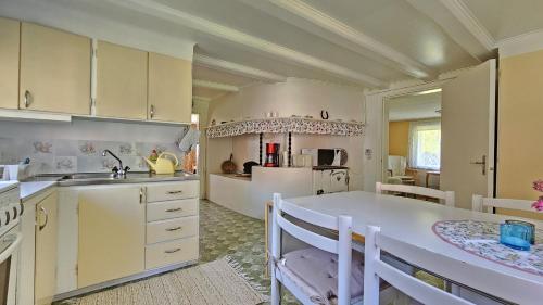 Cottage surrounded by peaceful nature in Tegneby in 洛桑