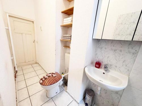 1Room Flat with Kitchen Near Neukölln & Kreuzberg, Berlin (Foto 7)
