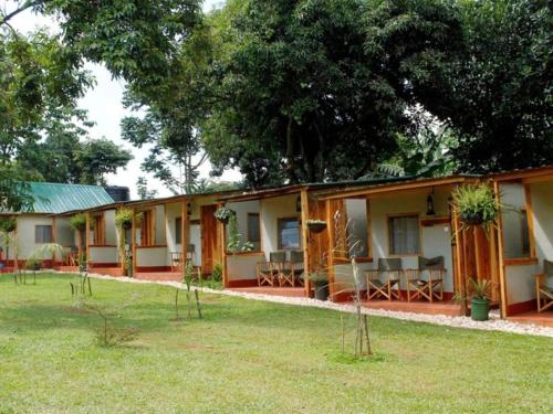 Pohled zvenku, Explorers River Camp in Jinja