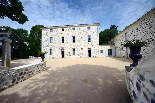 ทัศนียภาพภายนอกโรงแรม, Chambre d'hôte la Ronce (Chambre d'hote la Ronce) in แซ็ง-แฌร์แม็ง