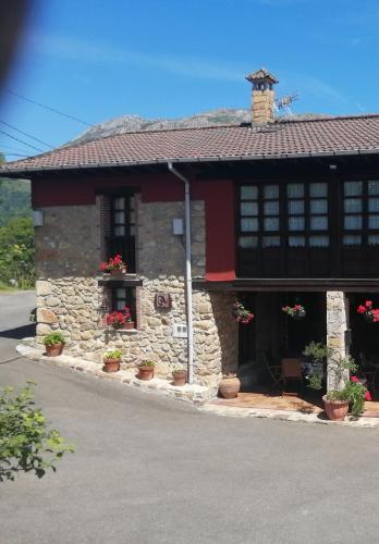 Exterior view, casa PUMARADA in Cereceda