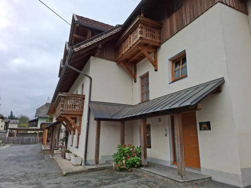 Ferienwohnung Nassfeld - Badestrand inklusive - Apartment - Tröpolach