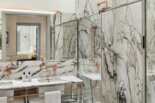 H15 Palace Hotel - image 32