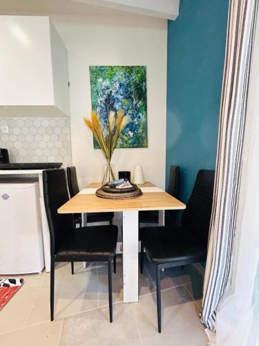 M 10 maison avec spa et jardin proche de la mer in Les Caillols