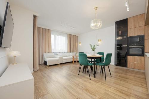 Elegant Apartament Kościeszów in Warsaw with Parking by Noclegi Renters – khách sạn tại Bialoleka