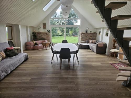 UNIKT studio med PRAGTFULD udsigt og absolut RO in เฟรเดริคชาฟน์