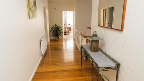 Prime Location Private Home Large Pool Pets welcome in 莫爾文