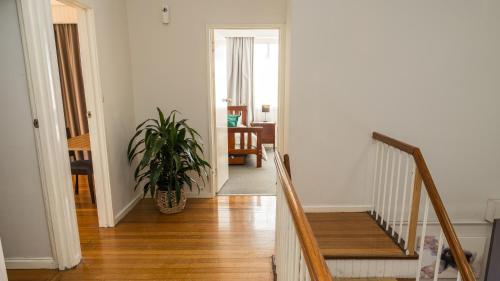 Prime Location Private Home Large Pool Pets welcome in 莫爾文