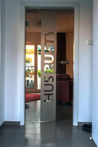 Hus Rusty, Born (fotografie 4)