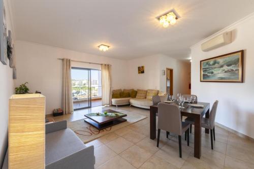A68 - Palmeiras Paz Apartment, Lagos
