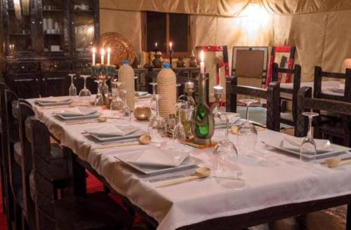 Restaurant, Merzouga Hamza Luxury Camp in Merdane
