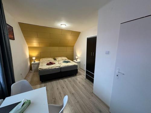 2 twin beds