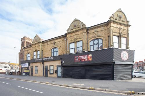 Charles Alexander Short Stay - South Pier Apartments