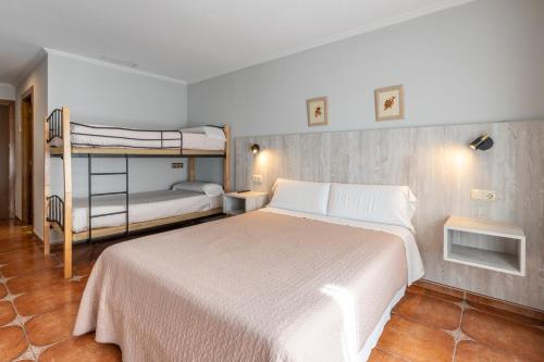 Hostal La Posada Room Type - Standard Quadruple Room