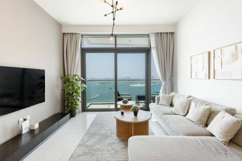 Dubai Dream Stay - 2-BR with Sea View in Beach Vista, Dubaj