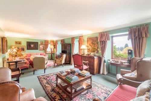 Паб/Коктейль-бар, Glenogle Highland Estate Home in Лочернхед