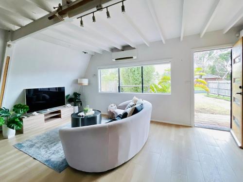 Coastal A-Frame Hideaway in Hastings / Tyabb