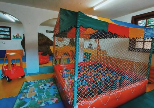 สนามเด็กเล่น, Kastel Pedra Bonita in เปโทรโปลิส