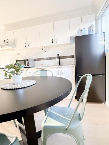 Mi Casa Su Casa - 2BR Sleeps 6 - Free Parking - CBD in 溫莎