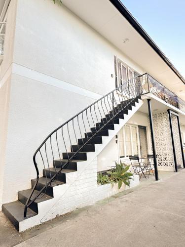 Mi Casa Su Casa - 2BR Sleeps 6 - Free Parking - CBD in 溫莎