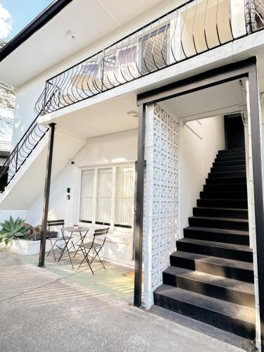 Mi Casa Su Casa - 2BR Sleeps 6 - Free Parking - CBD in 溫莎