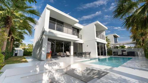 Lavish Sidra 3 Villa, 4BR plus M,Private Pool BBQ, Dubaï