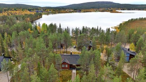 Surrounding environment, Holiday Cabin Isomus inc outdoor jacuzzi in Nilivaara