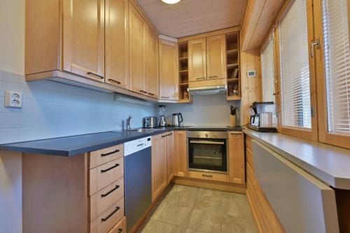 Kitchen, Holiday Cabin Isomus inc outdoor jacuzzi in Nilivaara