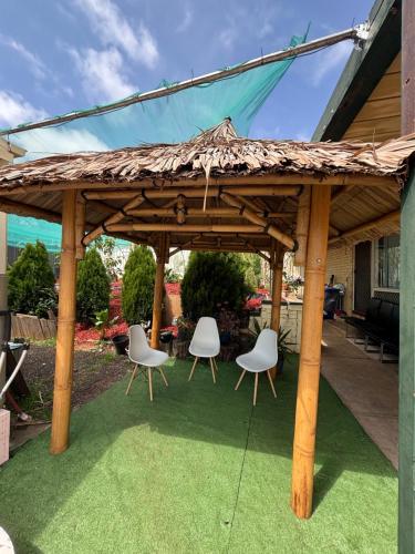 Sunflower Homes Green and Cozy in Modbury