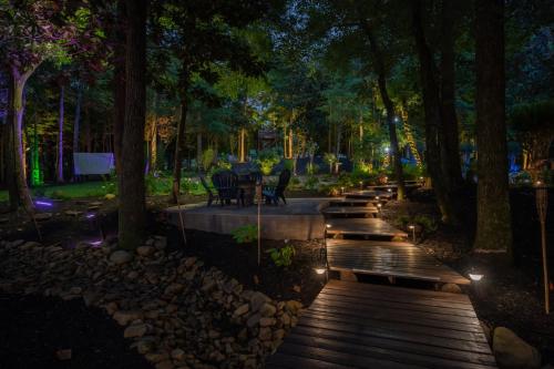 Poolside Farm Serenity Group Perfect Cozy Gazebo - image 5